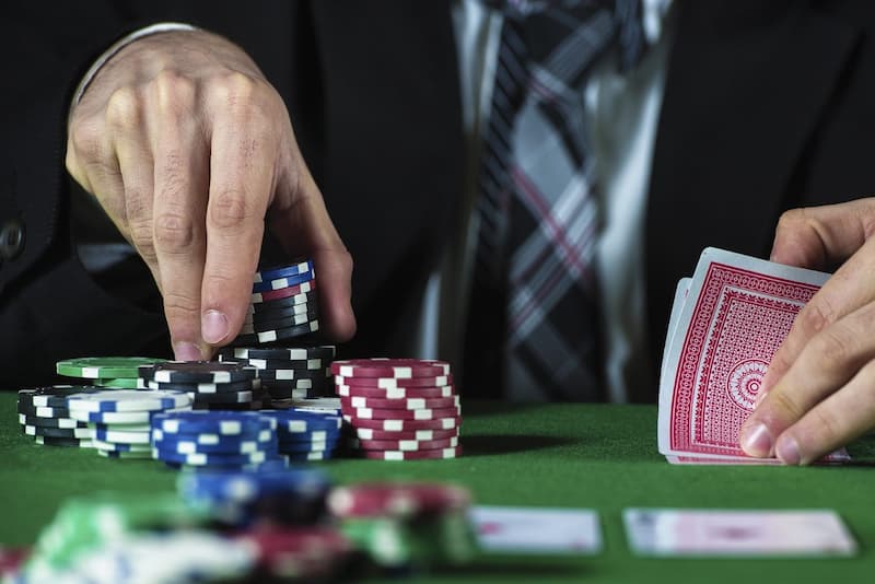 Casino online Kingbet86: Giải trí đỉnh cao với dealer sexy 3  luật và tỷ lệ cược